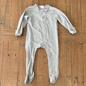 The simple folk gray cotton snap front one piece pajamas 9-12 months